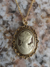 Load image into Gallery viewer, Gold Camea necklace