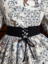 Load image into Gallery viewer, Edwardian V-Shape Belt
