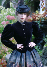Load image into Gallery viewer, Victorian Jacket  Velvet
