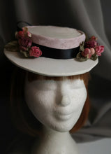 Load image into Gallery viewer, Hat flowers

